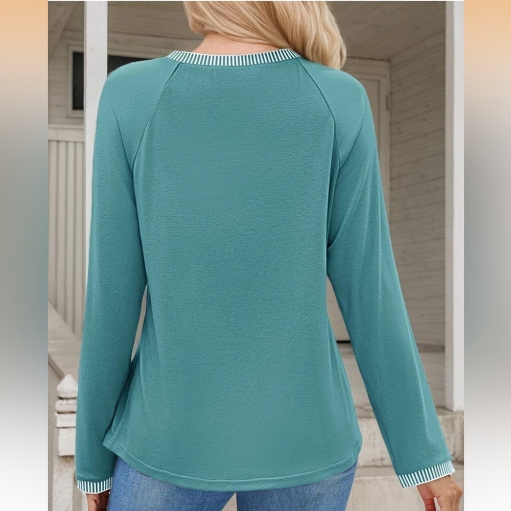 Teal Long Sleeve Women's Top NWOT Size Small - Picture 2 of 3
